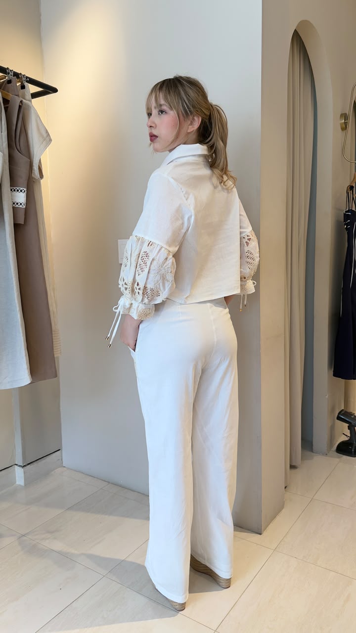 Set Adhara